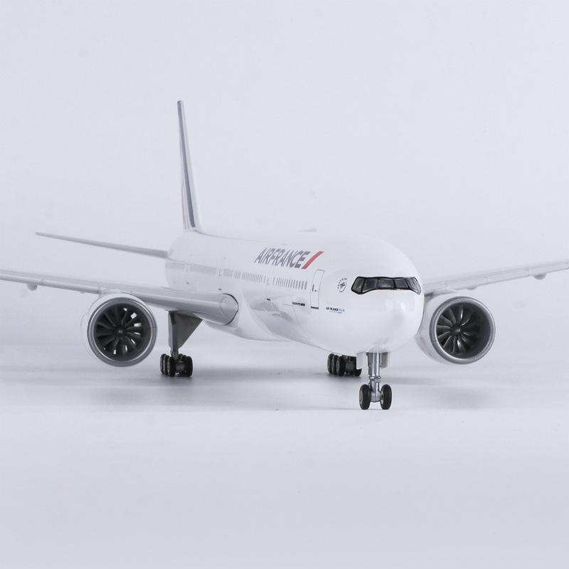 1/150 Large Scale Plane 47cm F - đánh giá và giá Model Kit Planes