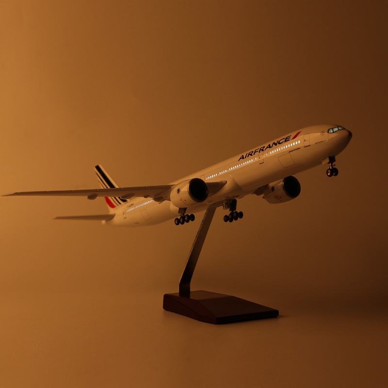 1/150 Large Scale Plane 47cm F - đánh giá và giá Model Kit Planes