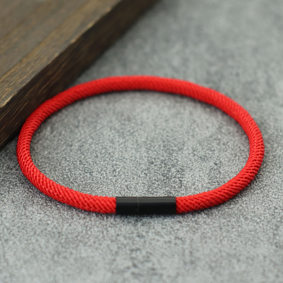 Minimalist Luck Red Rope Brace - đánh giá và giá Model Kit Quick