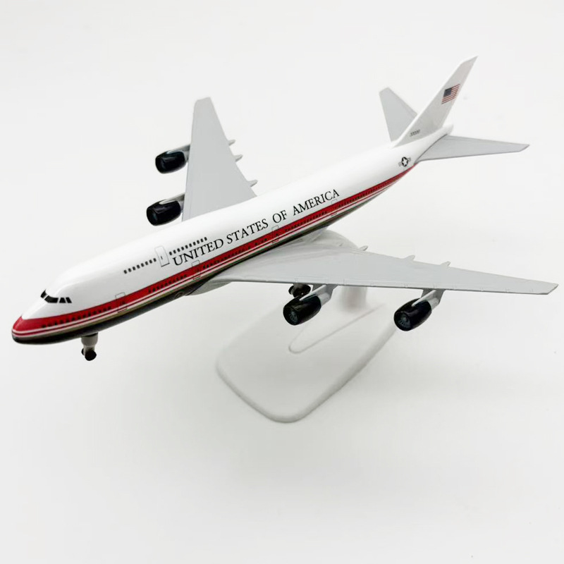 New 20cm Air Force One B747-20 - đánh giá và giá Model Kit Store