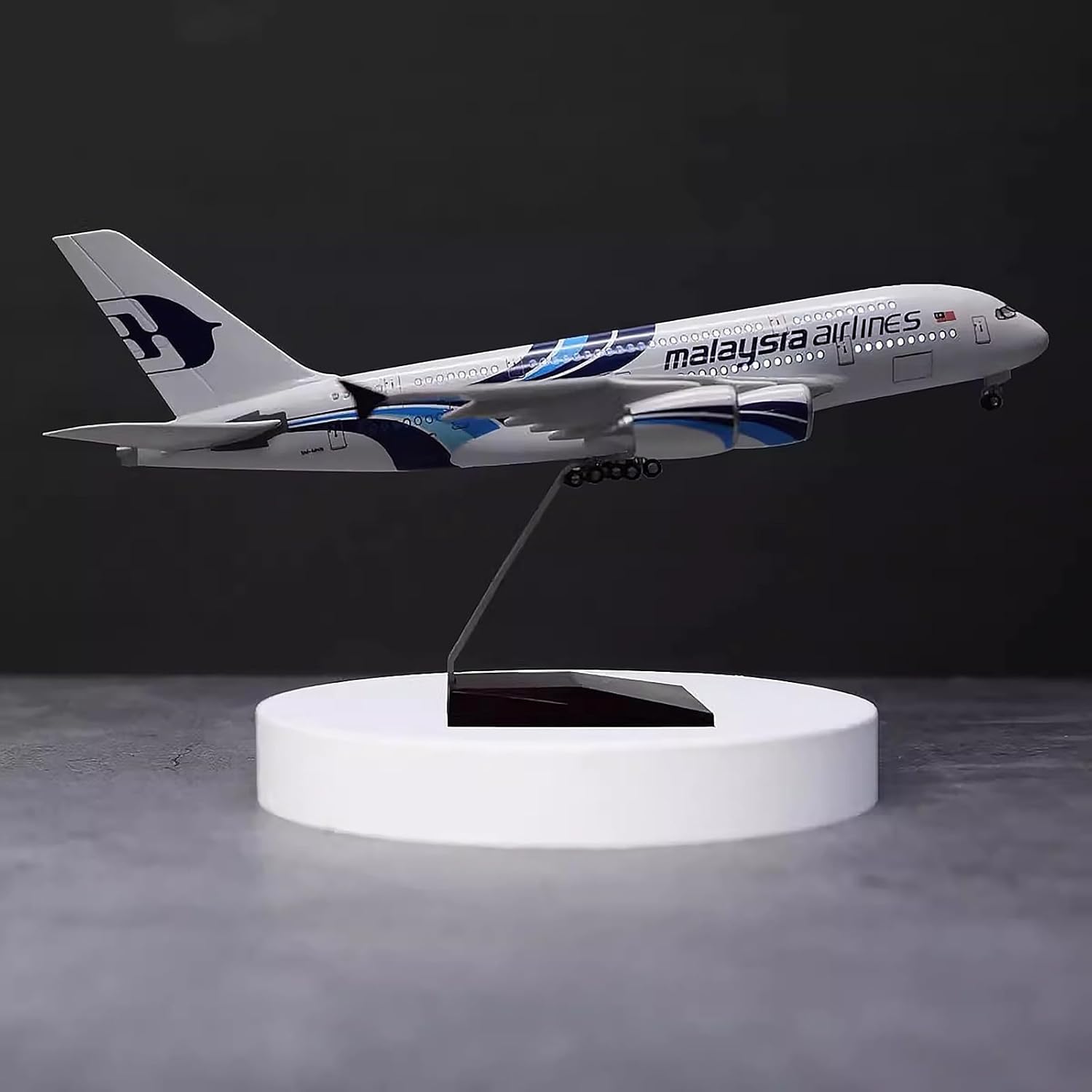 1:160 Scale Malaysia Airlines  - đánh giá và giá Model Kit Planes